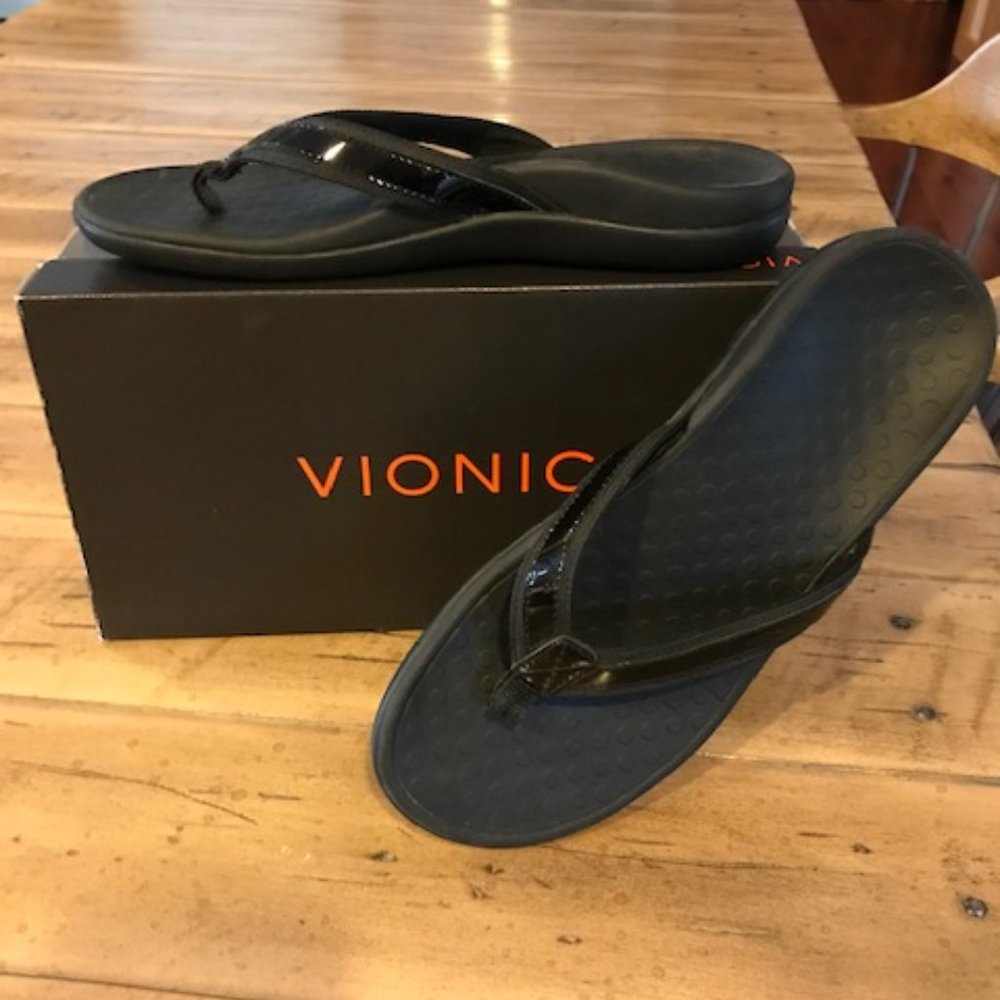VIONIC Tide II Black Patent Leather Flip Flop Sandles Size 10M NIB